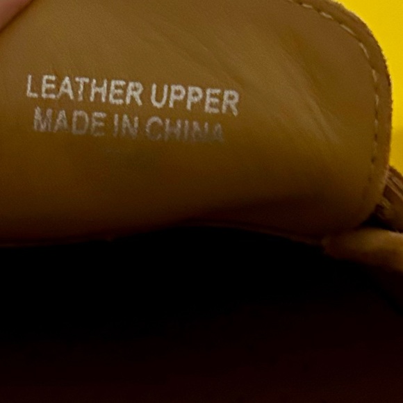 J/Slides Leather Slides.               Comfortable shoes! - Picture 4 of 7